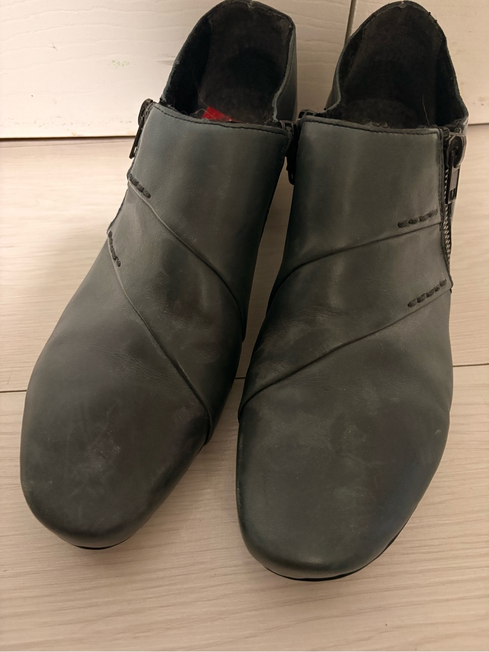 Ladies Rieker size 9 booties - Picture 4 of 8